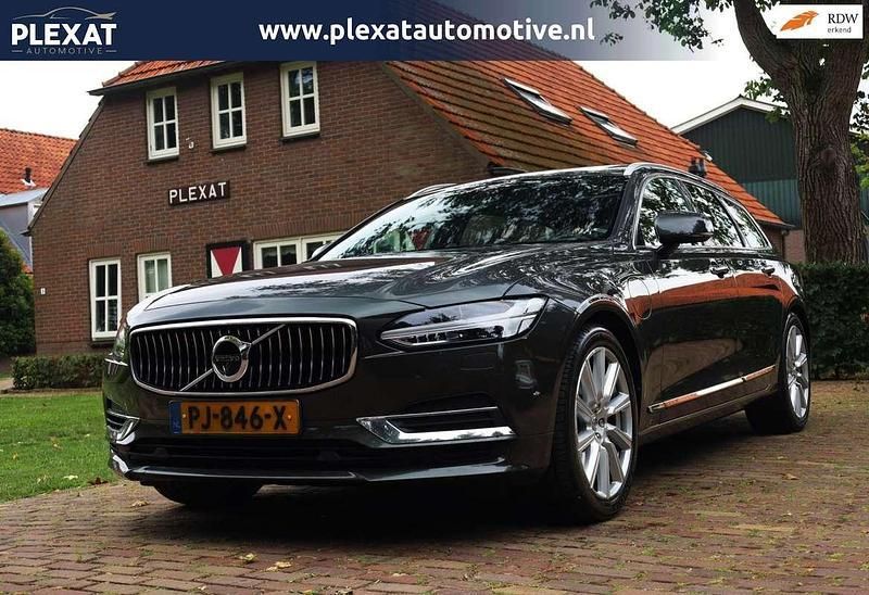 Grijs Gebruikt 2017 Volvo V90 Inscription Stationwagen | € 27.845 - Afbeelding 1/4