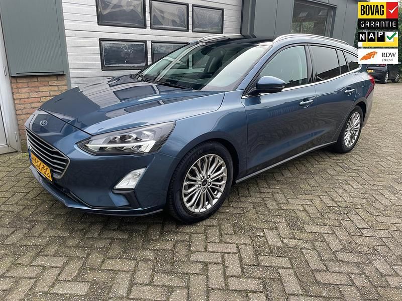 Blauw Gebruikt 2020 Ford Focus Business Edition Stationwagen | € 15.900 (Iets duurder) - Afbeelding 1/4