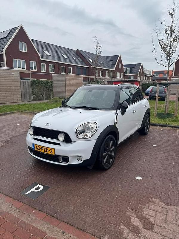 Wit Gebruikt 2011 Mini Cooper S Countryman Chili SUV | € 8.950 (Eerlijke prijs) - Afbeelding 1/4