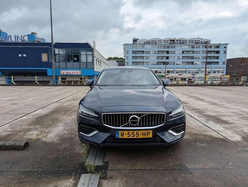 Blauw Gebruikt 2022 Volvo S60 Inscription Sedan | € 34.950 (Goede deal) - Afbeelding 1/4