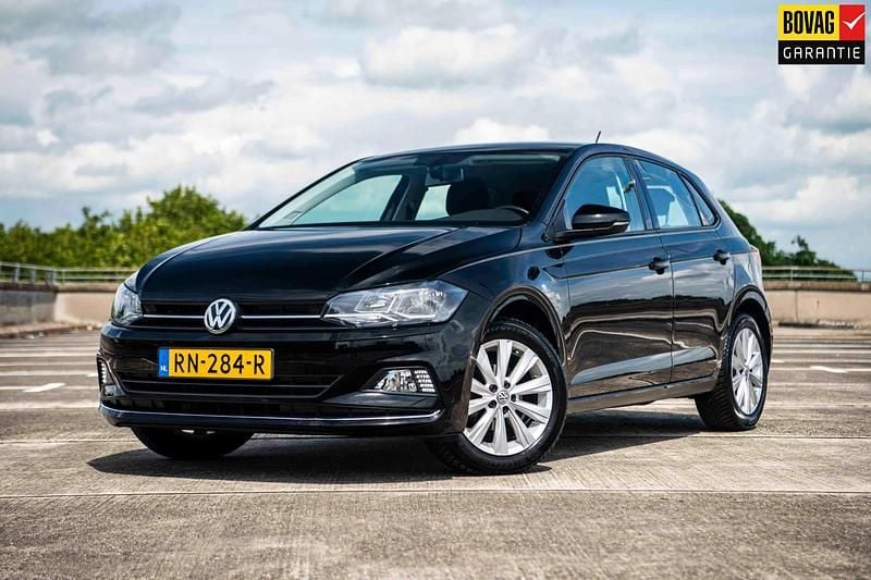 Zwart Gebruikt 2018 VW Polo Highline Hatchback | € 13.445 (Eerlijke prijs) - Afbeelding 1/4
