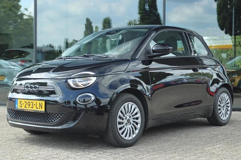 Zwart Gebruikt 2023 Fiat 500e Hatchback | € 16.450 (Super prijs) - Afbeelding 1/4