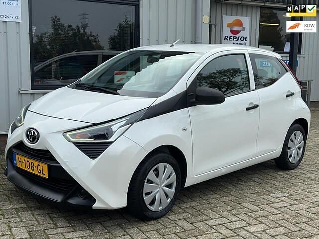Wit Gebruikt 2020 Toyota Aygo Hatchback | € 9.390 (Goede deal) - Afbeelding 1/4