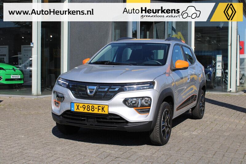 Grijs Gebruikt 2022 Dacia Spring Expression Hatchback | € 11.640 (Eerlijke prijs) - Afbeelding 1/4