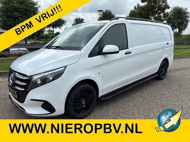 Wit Gebruikt 2024 Mercedes Vito MPV | € 36.750 (Duur) - Afbeelding 1/4