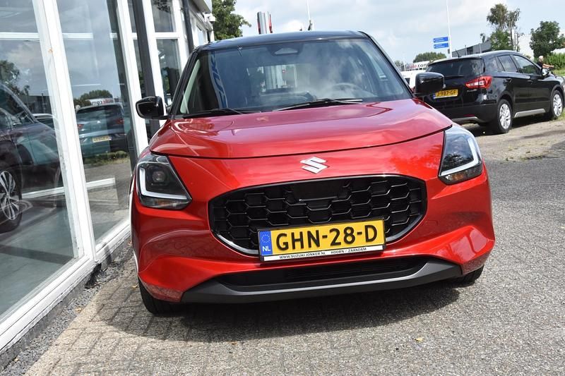 Occasion Suzuki Swift 83 PK (61 kW) 2024 Rood Hatchback