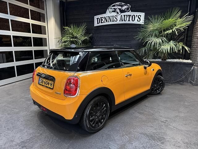 Occasion Mini Cooper Business 136 PK (100 kW) 2018 Oranje Hatchback