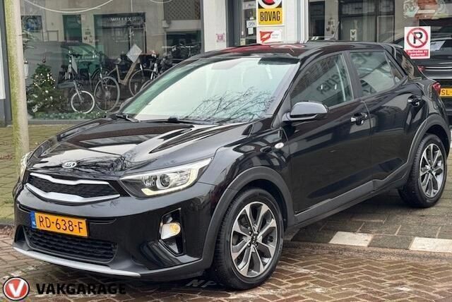 Zwart Gebruikt 2017 Kia Stonic SUV | € 14.750 (Iets duurder) - Afbeelding 1/4