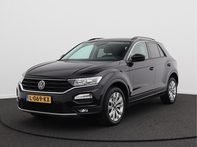 Zwart Gebruikt 2021 VW T-Roc Style SUV | € 20.950 (Eerlijke prijs) - Afbeelding 1/4
