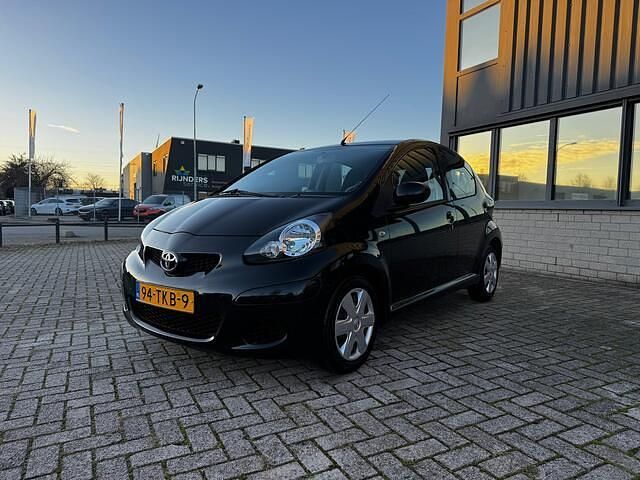 Occasion Toyota Aygo Comfort 68 PK (50 kW) 2012 Zwart (metallic) Hatchback