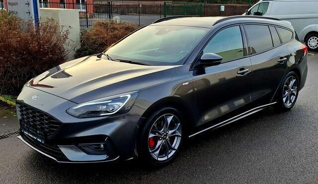 Grijs Gebruikt 2021 Ford Focus ST-Line Stationwagen | € 19.000 (Goede deal) - Afbeelding 1/4