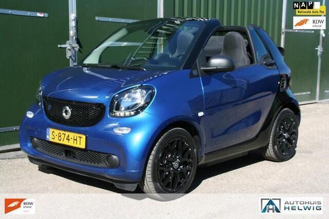 Zwart Gebruikt 2019 Smart ForTwo Electric Drive Cabriolet | € 10.950 (Goede deal) - Afbeelding 1/4