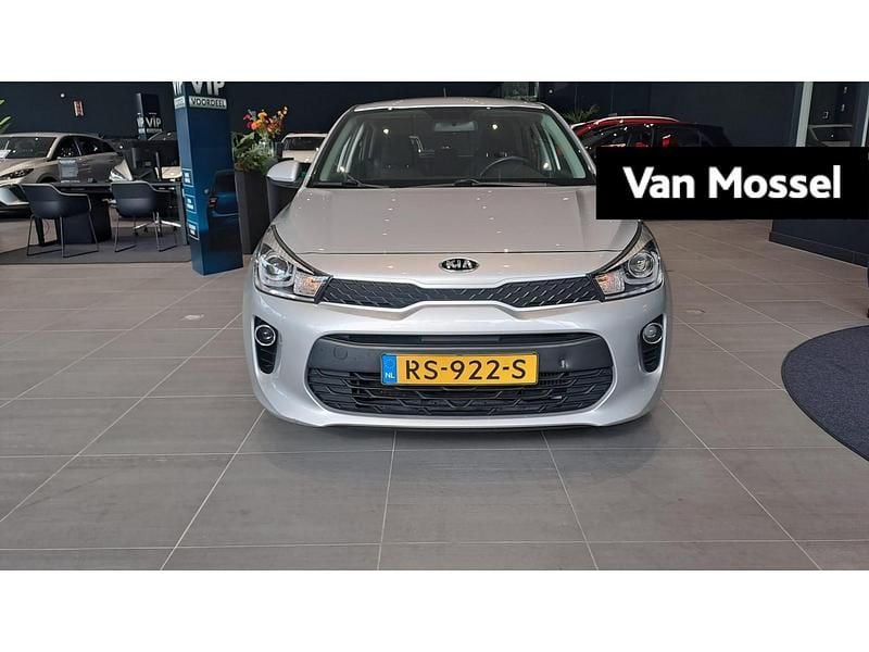 Grijs Gebruikt 2018 Kia Rio Hatchback | € 13.895 (Eerlijke prijs) - Afbeelding 1/4