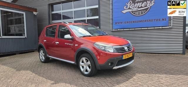 Rood Gebruikt 2011 Dacia Sandero Stepway Hatchback | € 4.450 (Eerlijke prijs) - Afbeelding 1/4