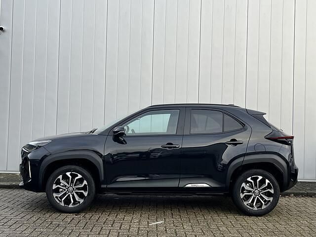 Nieuw Toyota Yaris Cross Limited 84 PK (61 kW) 2025 Zwart SUV