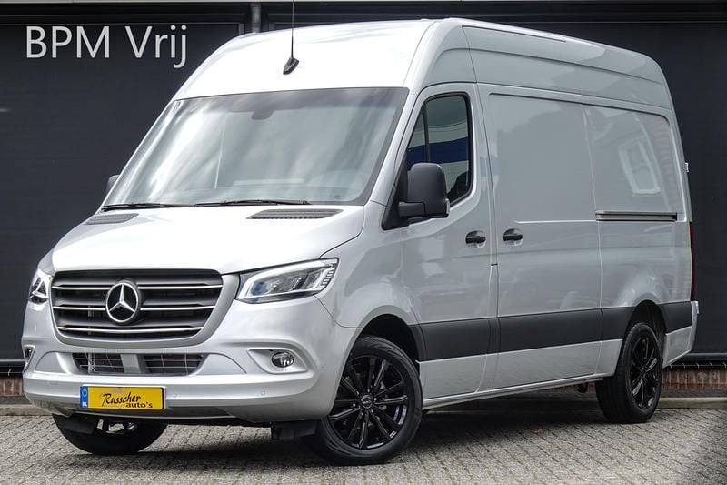 Grijs Gebruikt 2024 Mercedes Sprinter Van | € 59.950 - Afbeelding 1/4