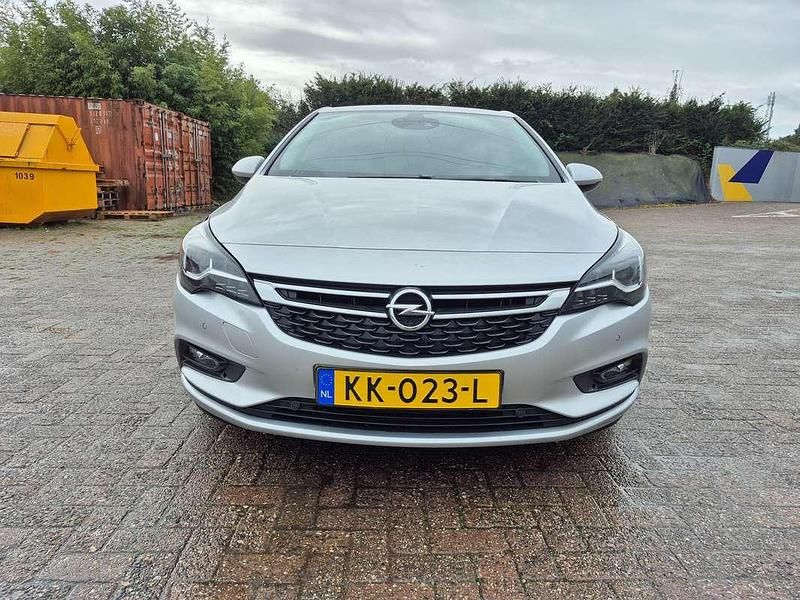 Zilver Gebruikt 2016 Opel Astra Hatchback | € 8.200 (Goede deal) - Afbeelding 1/4