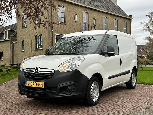 Wit Gebruikt 2018 Opel Combo Edition Van | € 7.440 (Goede deal) - Afbeelding 1/4