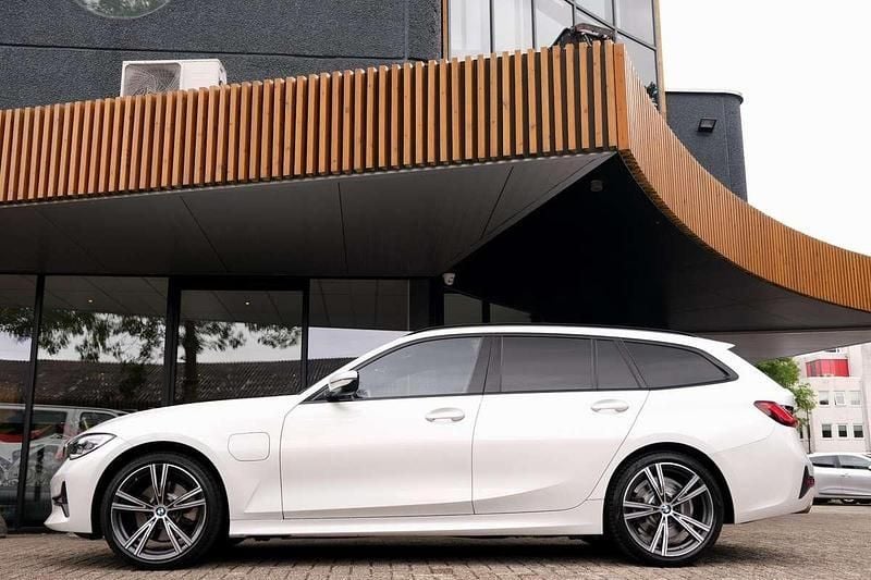 Occasion BMW 320e M Sport 163 PK (119 kW) 2021 Wit, metallic lak Stationwagen