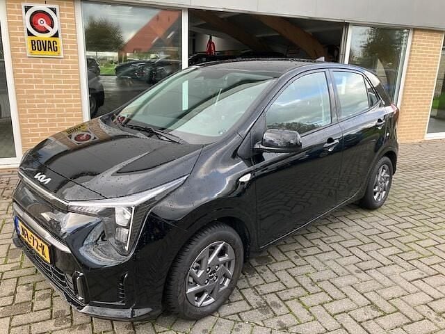 Zwart Gebruikt 2025 Kia Picanto Hatchback | € 19.900 (Eerlijke prijs) - Afbeelding 1/4