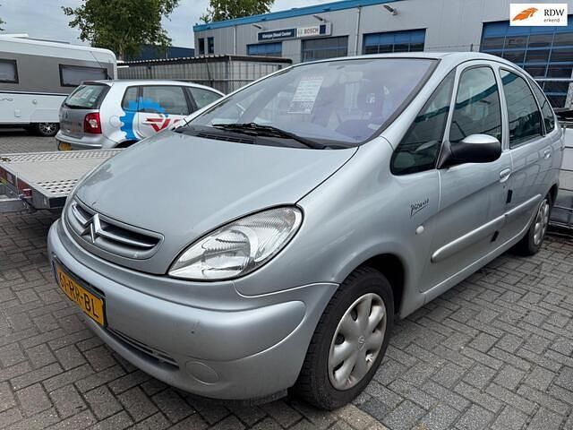 Grijs Gebruikt 2004 Citroën Xsara Picasso MPV | € 1.999 (Iets duurder) - Afbeelding 1/4