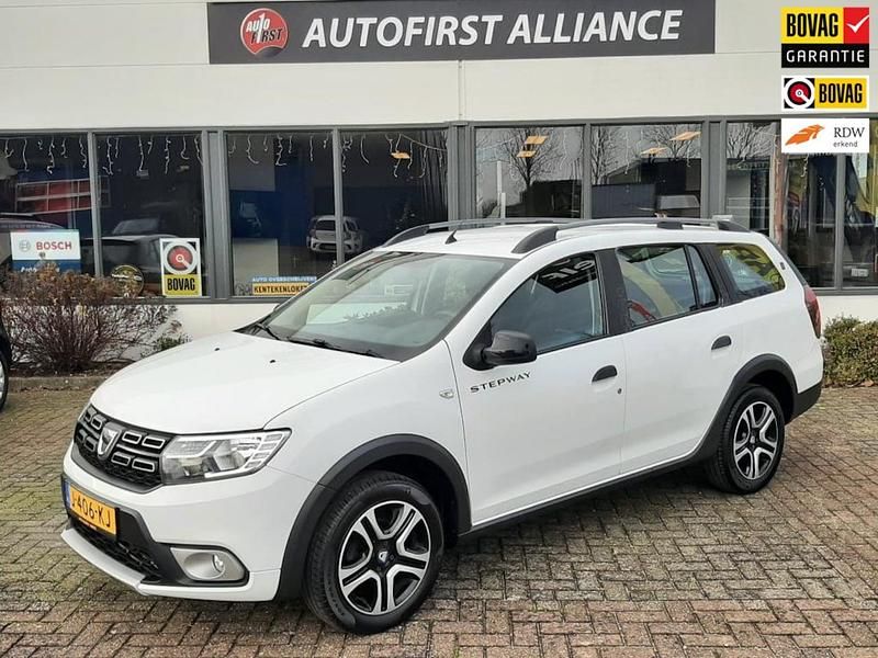 Wit Gebruikt 2020 Dacia Logan MCV Stepway MPV | € 11.850 (Eerlijke prijs) - Afbeelding 1/4