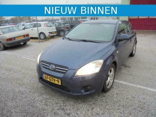 Blauw Gebruikt 2008 Kia ProCeed 2 Hatchback | € 2.999 - Afbeelding 1/4