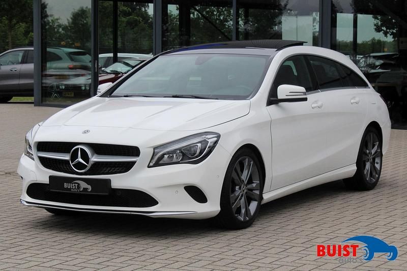 Wit Occasion 2018 Mercedes CLA180 Shooting Brake Business Stationwagen | € 19.950 (Super prijs) - Afbeelding 1/4