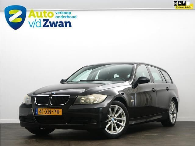 Zwart Gebruikt 2007 BMW 318 Stationwagen | € 3.450 (Eerlijke prijs) - Afbeelding 1/4