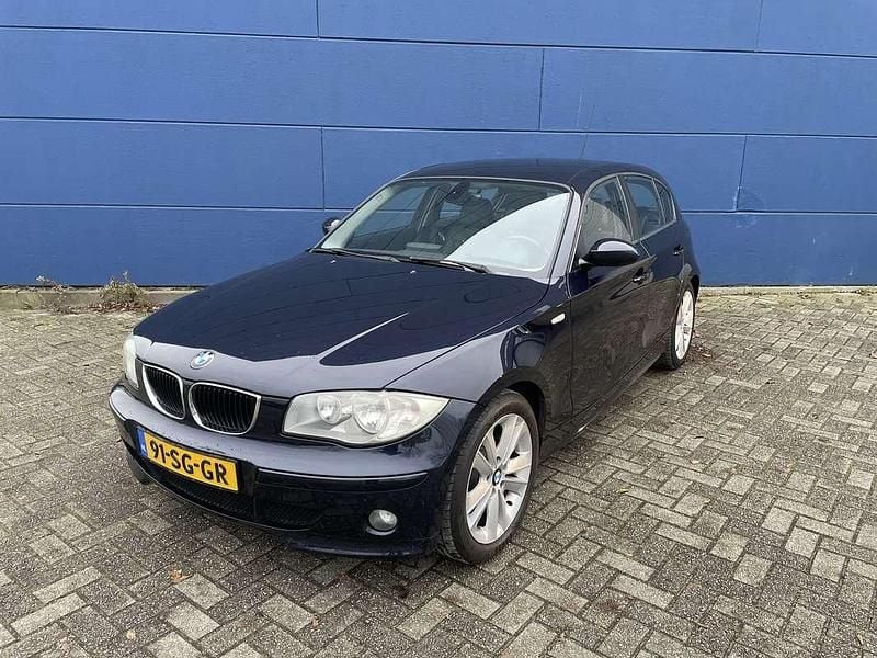 Blauw Gebruikt 2006 BMW 120 Hatchback | € 3.499 (Eerlijke prijs) - Afbeelding 1/4