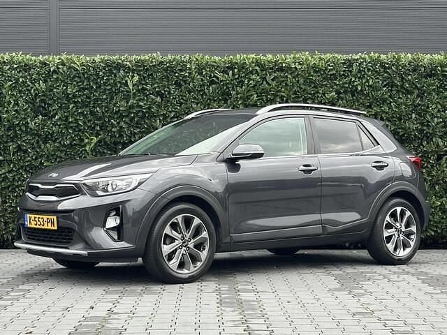 Grijs Gebruikt 2019 Kia Stonic SUV | € 12.950 (Eerlijke prijs) - Afbeelding 1/4