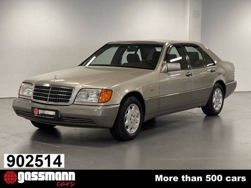Zilversilber Gebruikt 1991 Mercedes 300 SE Sedan | € 21.900 - Afbeelding 1/4