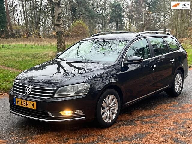 Zwart Occasion 2012 VW Passat Highline Stationwagen | € 4.250 (Eerlijke prijs) - Afbeelding 1/4