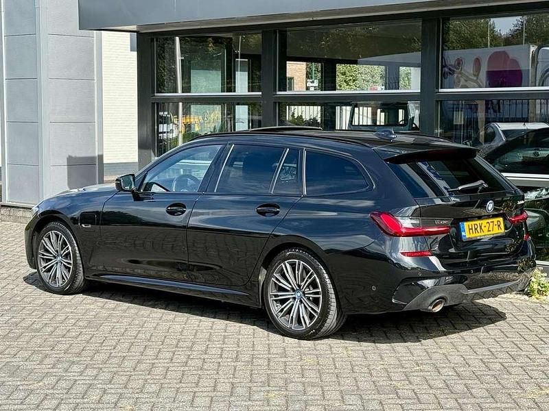 Occasion BMW 330e Executive 292 PK (214 kW) 2022 Zwart Stationwagen
