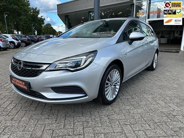 Grijs Gebruikt 2016 Opel Astra Innovation Stationwagen | € 7.450 (Eerlijke prijs) - Afbeelding 1/4
