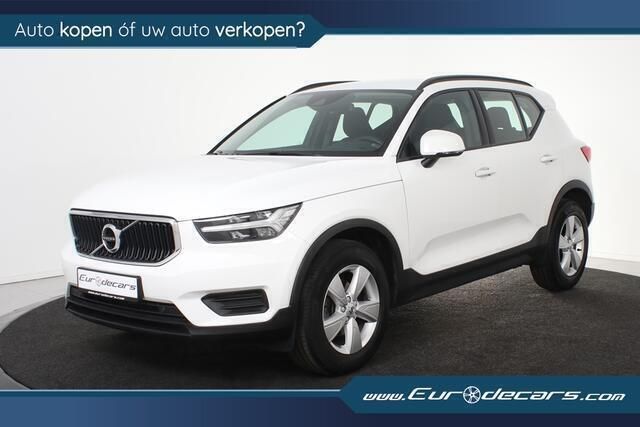 Wit Gebruikt 2022 Volvo XC40 Momentum SUV | € 28.500 (Super prijs) - Afbeelding 1/4