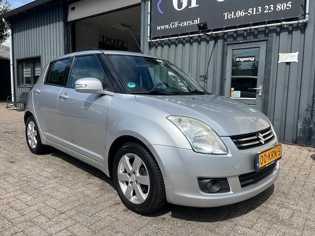 Grijs Gebruikt 2010 Suzuki Swift Limited Hatchback | € 2.950 (Eerlijke prijs) - Afbeelding 1/4
