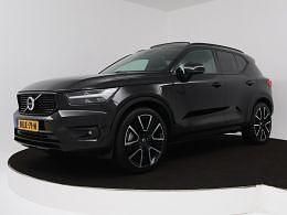 Zwart metallic Gebruikt 2021 Volvo XC40 R-Design SUV | € 38.945 - Afbeelding 1/4