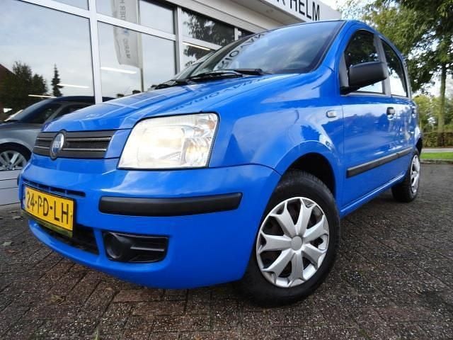 Blauw Gebruikt 2004 Fiat Panda Dynamic Hatchback | € 1.999 (Eerlijke prijs) - Afbeelding 1/4