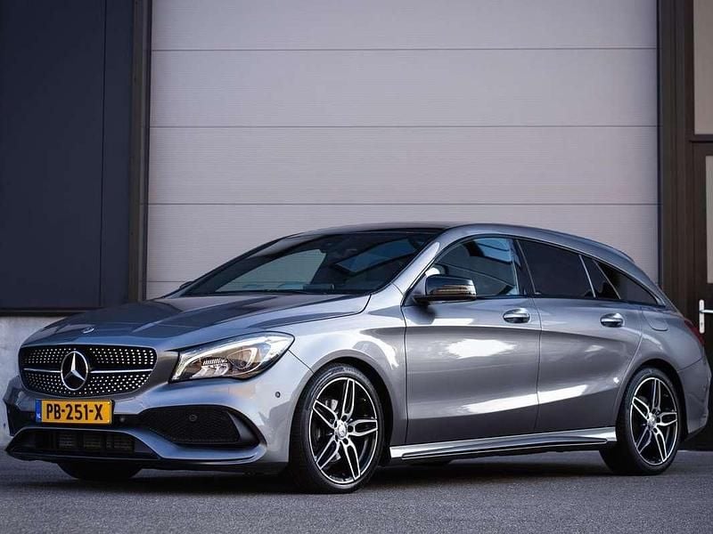 Grijs Gebruikt 2017 Mercedes CLA200 Prestige Stationwagen | € 19.450 (Eerlijke prijs) - Afbeelding 1/4