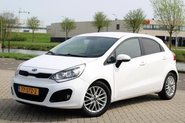 Wit Gebruikt 2011 Kia Rio Plus Hatchback | € 5.450 (Iets duurder) - Afbeelding 1/4