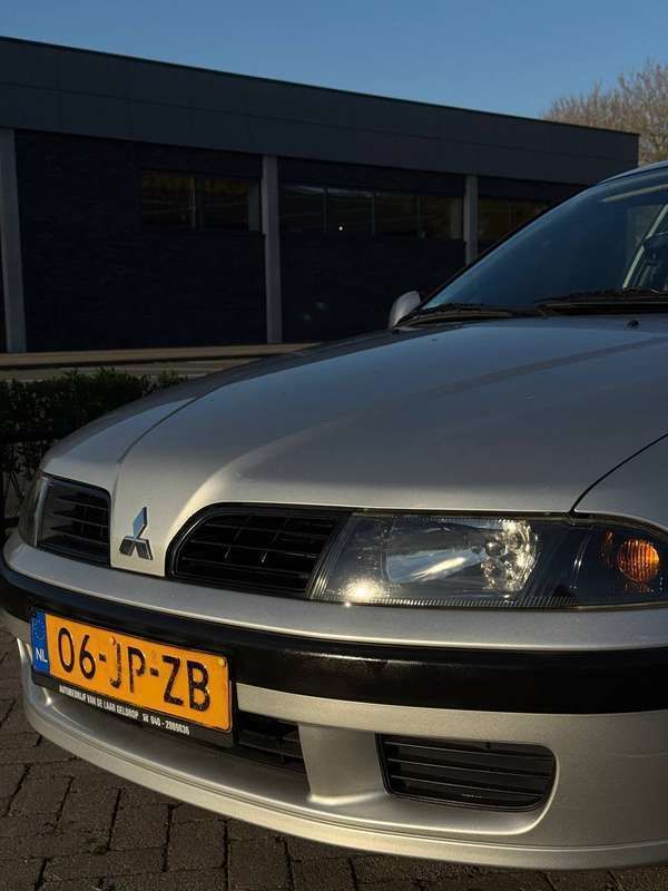 Gebruikt 2002 Mitsubishi Carisma Comfort Edition Sedan | € 1.499 - Afbeelding 1/4
