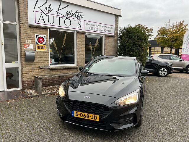 Zwart Gebruikt 2018 Ford Focus Business Edition Hatchback | € 12.950 (Iets duurder) - Afbeelding 1/4