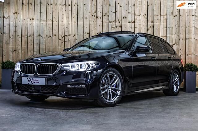 Zwart Gebruikt 2017 BMW 530 M Sport Stationwagen | € 24.500 (Iets duurder) - Afbeelding 1/4