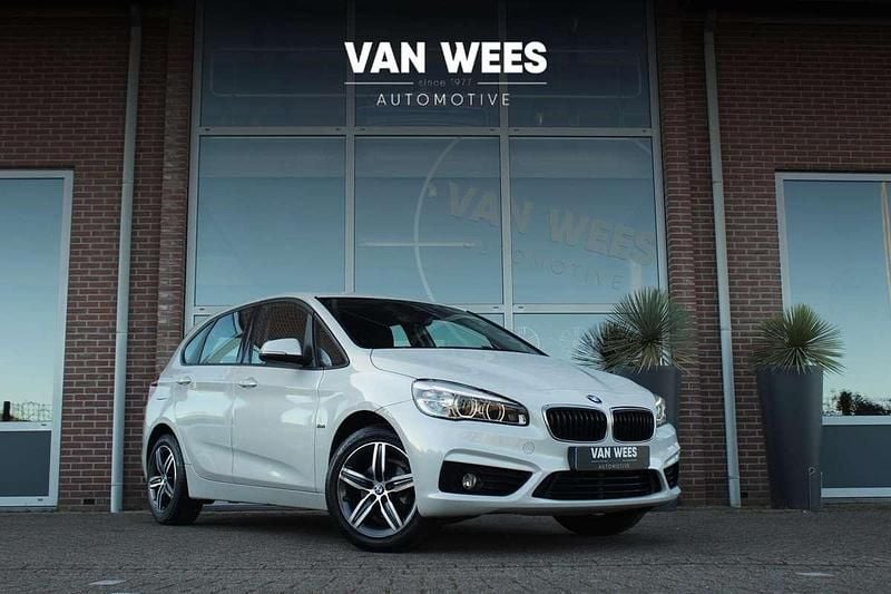 Wit Gebruikt 2017 BMW 216 Active Tourer Executive MPV | € 12.950 (Eerlijke prijs) - Afbeelding 1/3