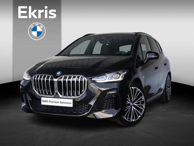 Zwart Gebruikt 2022 BMW 225 Active Tourer Performance MPV | € 42.900 - Afbeelding 1/4