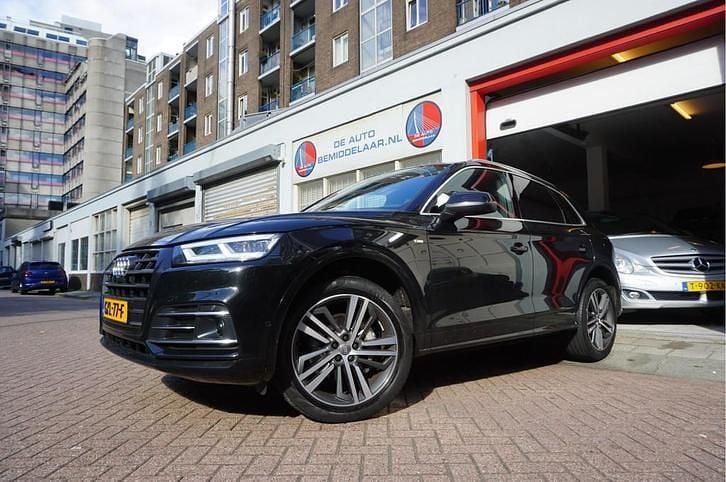 Zwart Occasion 2020 Audi Q5 Competition SUV | € 39.940 (Goede deal) - Afbeelding 1/4