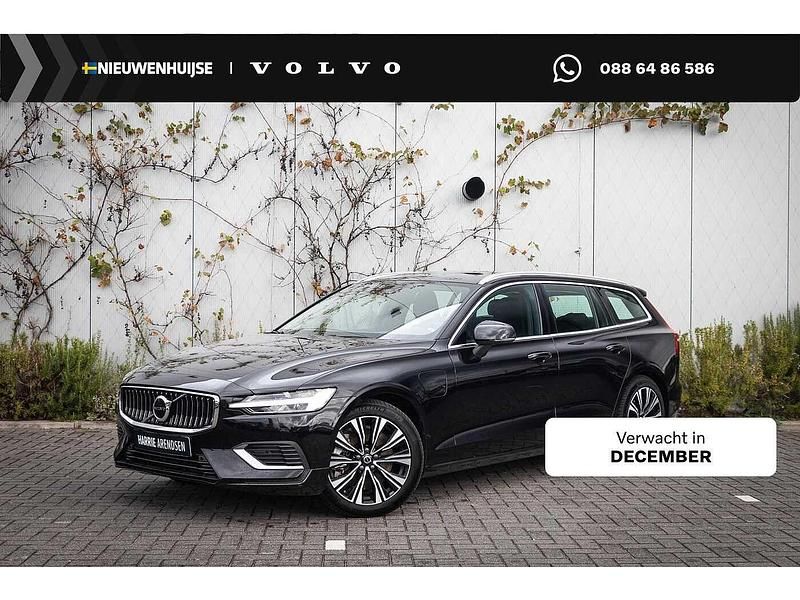 Zwart Gebruikt 2022 Volvo V60 Plus Stationwagen | € 42.894 - Afbeelding 1/3