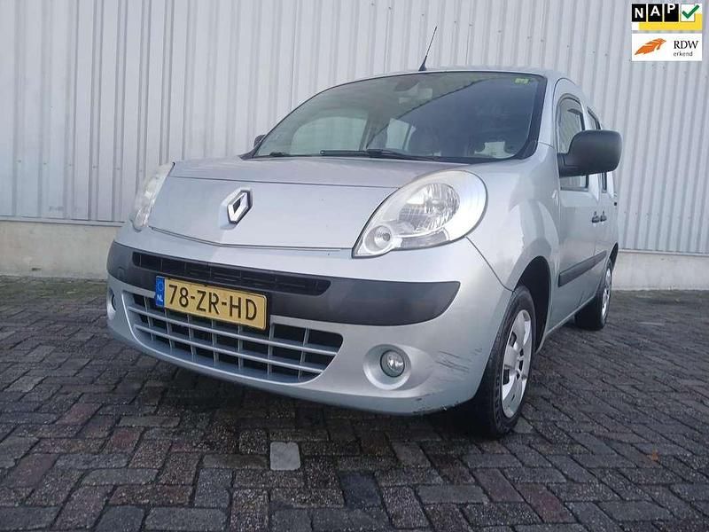 Grijs Gebruikt 2008 Renault Kangoo Expression MPV | € 1.950 - Afbeelding 1/4