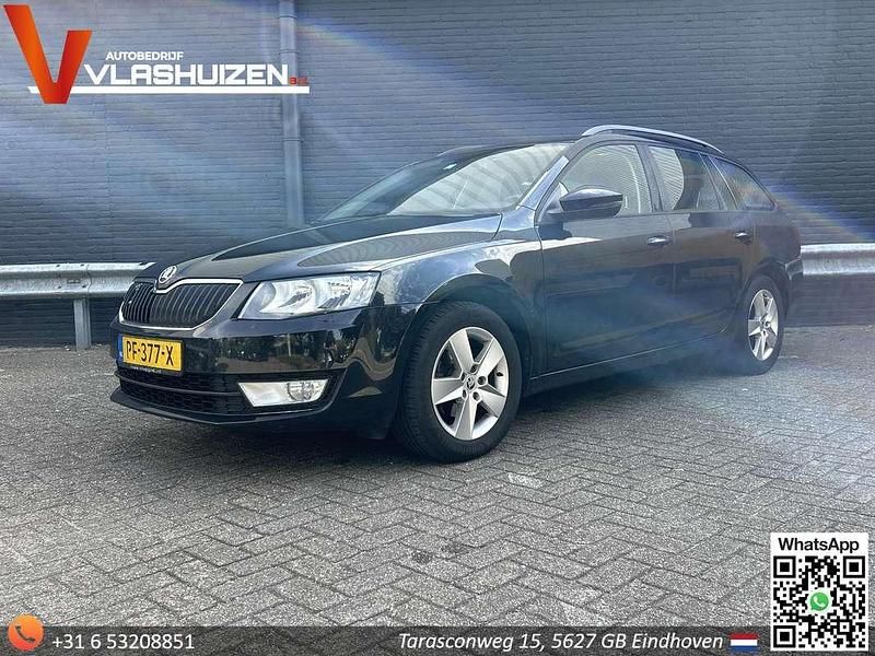 Zwart Gebruikt 2015 Skoda Octavia Elegance Stationwagen | € 5.950 (Goede deal) - Afbeelding 1/4